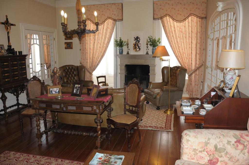 Отель Casa Do Pinheiro - Turismo De Habitacao Понте-де-Лима Экстерьер фото